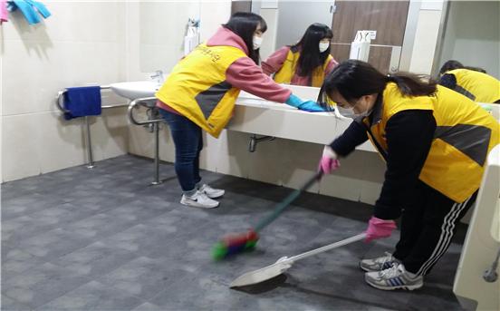 학생자원봉사자 청결봉사활동2